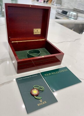 ROLEX デイトナの内外箱と付属品セット ロレックスBOX 箱 M デイトナ用外国語表記2022.02付属品セット