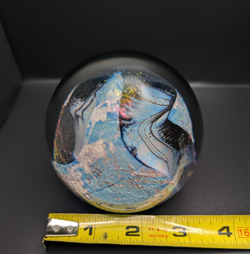 Signed 1985 Robert Eickholt Iridescent Blue White Earth Art Glass Paperweight - Picture 9 of 10