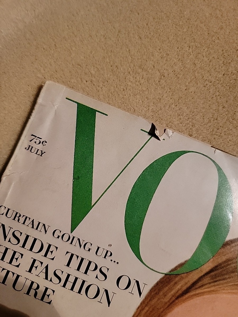 Vintage VOGUE Magazine July 1965 Fashion Make-Up Beauty 1960s