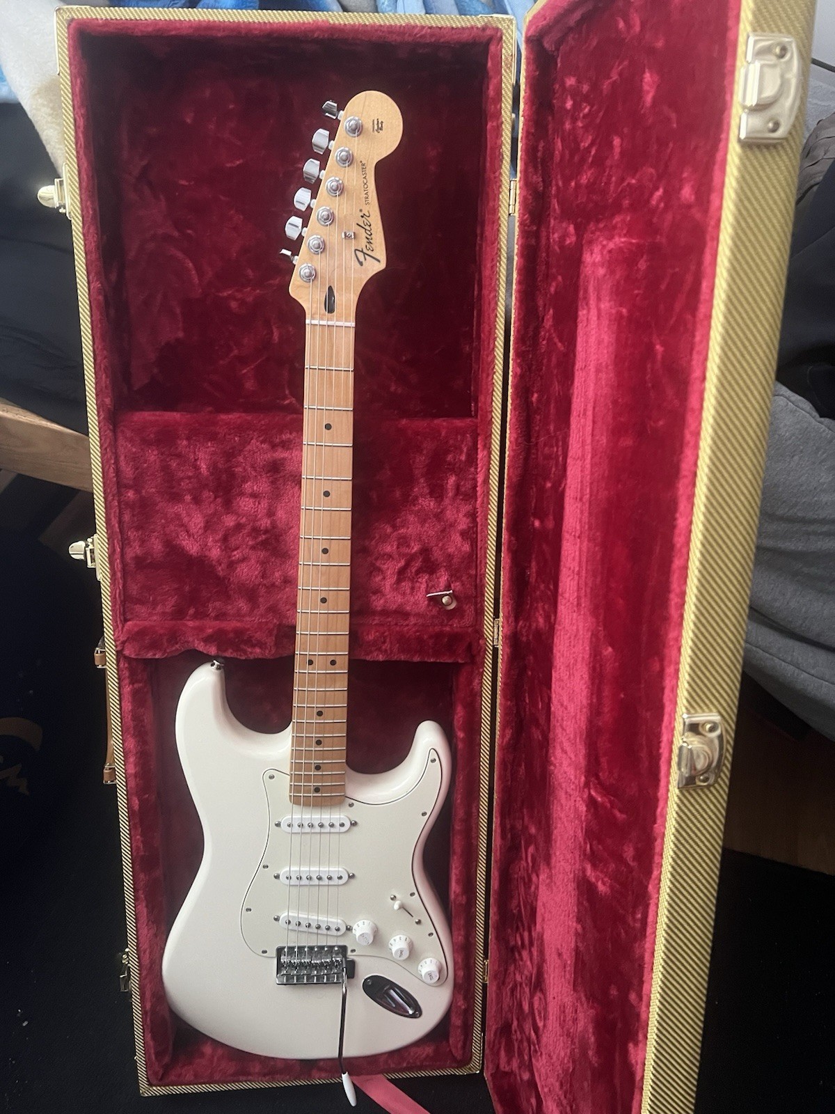 2013 MIM White Fender Stratocaster Electric Guitar W/ Gator Hard Case