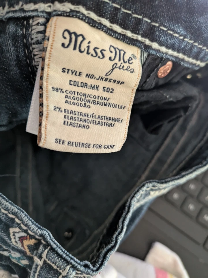 MISS ME Girls (16) Denim Embellished Capris 28" X 16" with 7" Rise Lots of BLING - Image 4 of 4