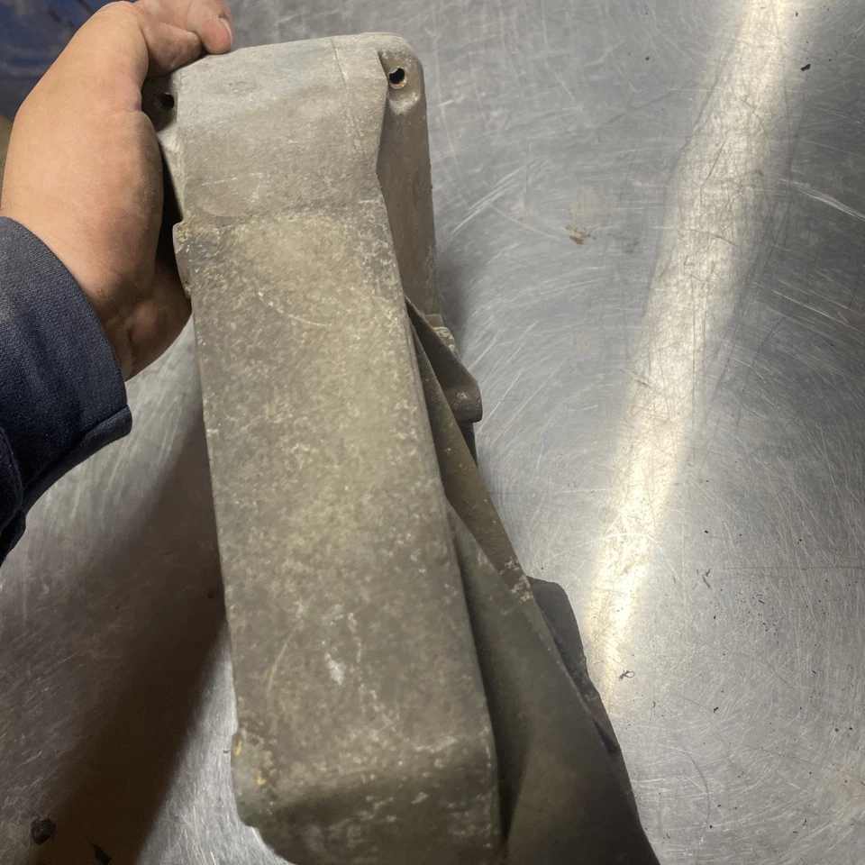 1995-1997 Ford F250 F350 7.3L Diesel Power Steering Bracket F6TE-19E708-AA OEM 2 - Image 4 of 4