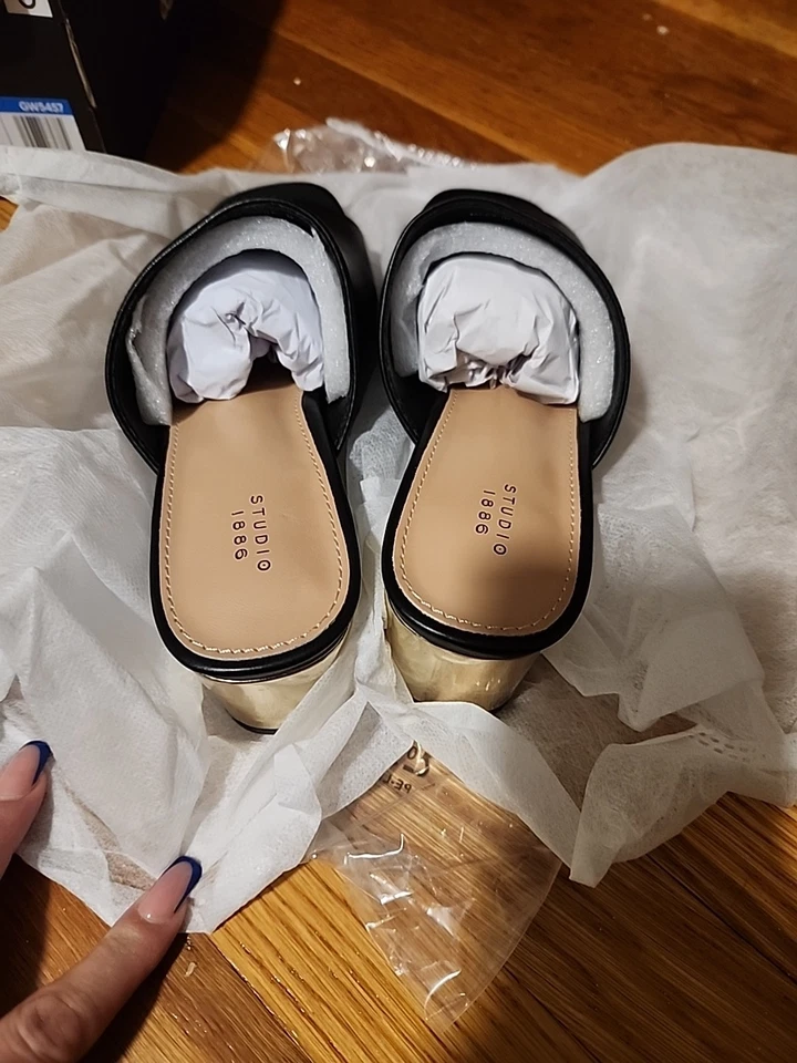 Sandalias de cuña para mujer Studio 1886 by AVON de cuero negro bloque dorado talla 9 Foto 3 de 4