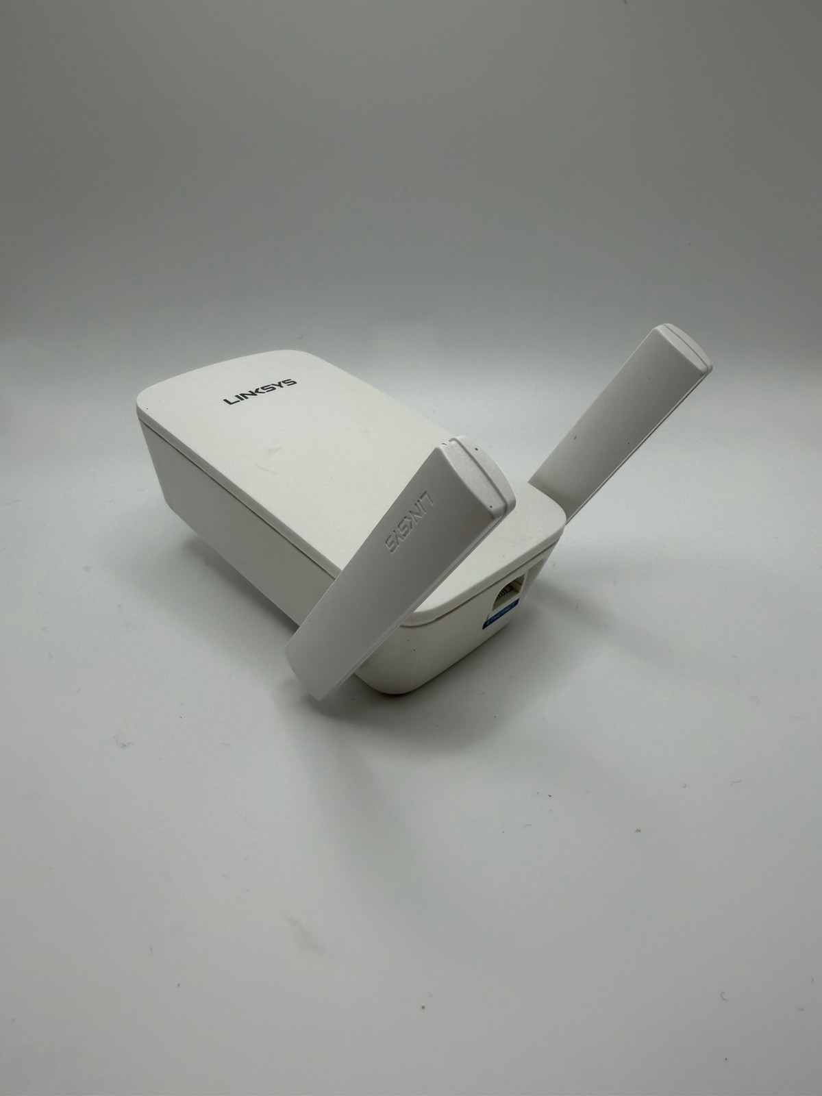 Linksys RE6300 WiFi Range Extender