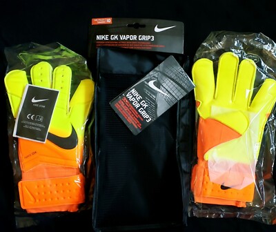 nike goalkeeper gloves size 6