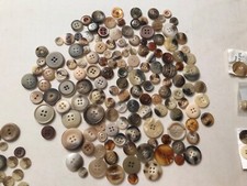 JOB LOT OF OVER 190 VINTAGE BUTTONS. CRAFT/SEWING