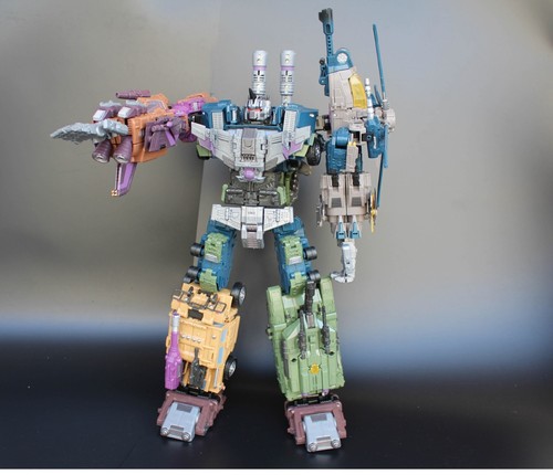IN BOX K.O. OVERSIZED Warbotron Bruticus Predaking With Weapon And Upgrade Kit - Picture 3 of 14
