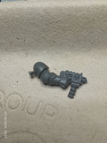 WARHAMMER 40K CHAOS KHORNE BERZERKERS BITS - Picture 61 of 102
