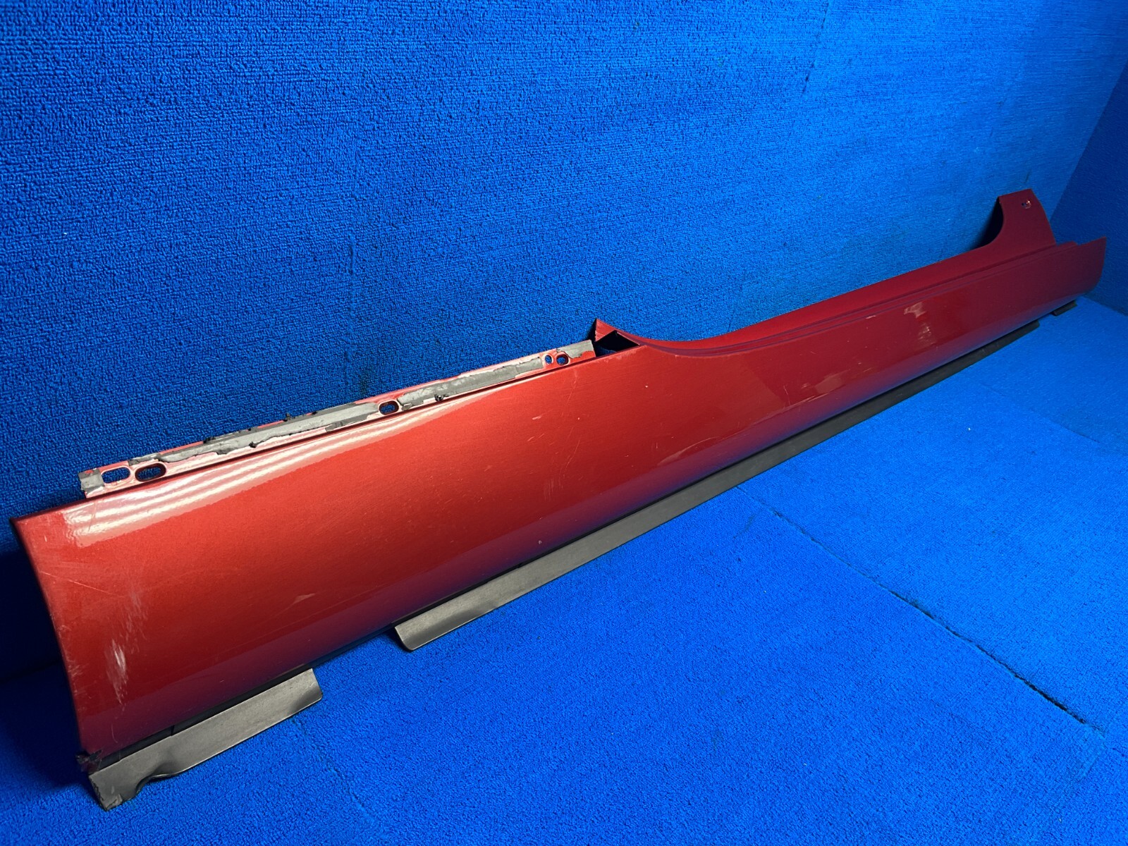2007 - 2010 BENTLEY CONTINENTAL GTC RIGHT PASS SIDE SKIRT ROCKET PANEL RED OEM