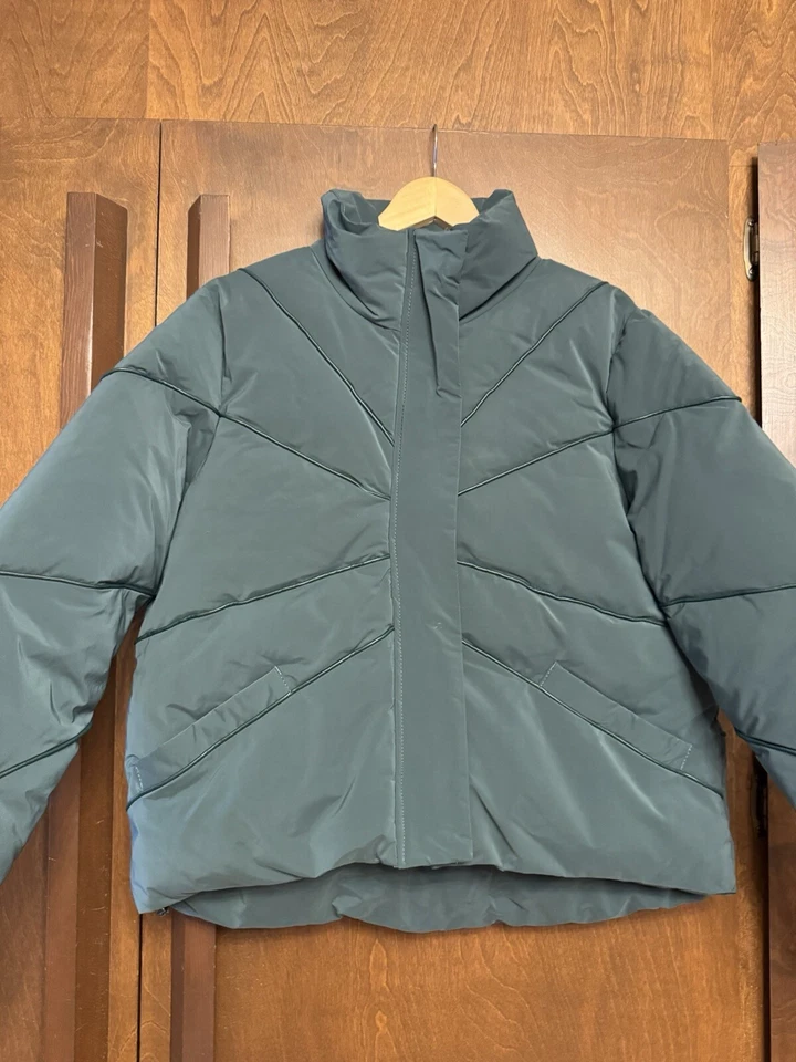 Chaqueta acolchada recortada Bernie By Bernardo verde azulado nueva con etiquetas M mediana Foto 2 de 4