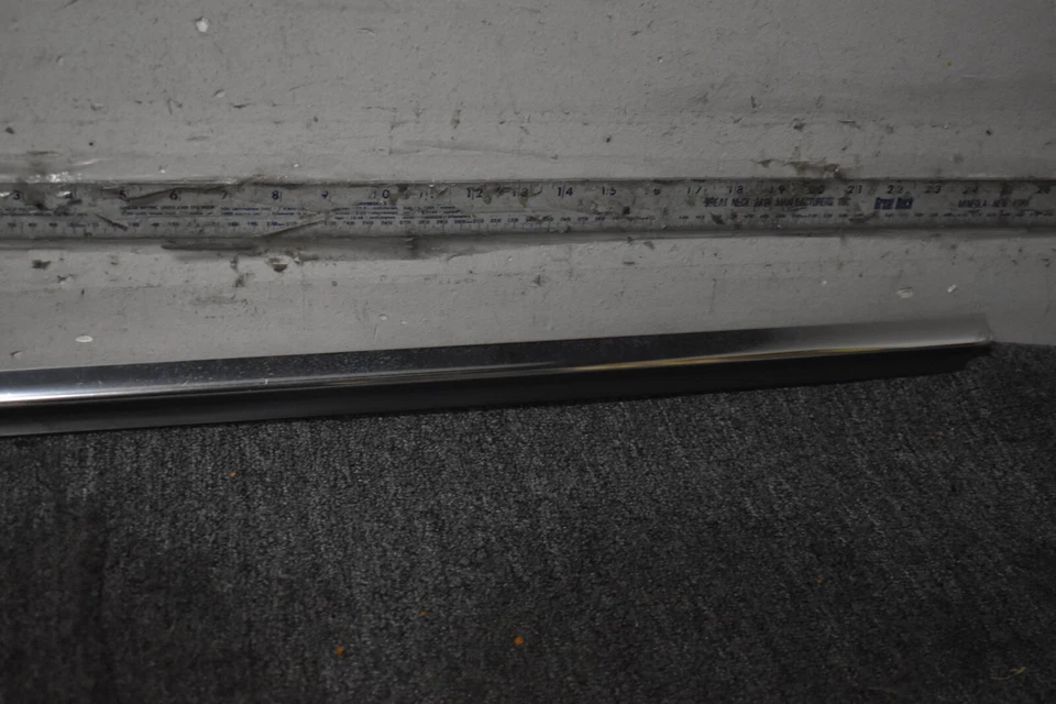 2010-2015 MERCEDES BENZ GLK350 4MATIC BELT WEATHER STRIP 工厂原始设备制造商 — 第 3/4 张图片