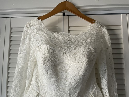 Vintage Tea Length Pleated Lace Wedding Dress with Sleeves - NWT - Picture 7 of 11