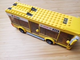 LEGO City 7641 City Corner Complete Bus Stop Street Shop Town 60031