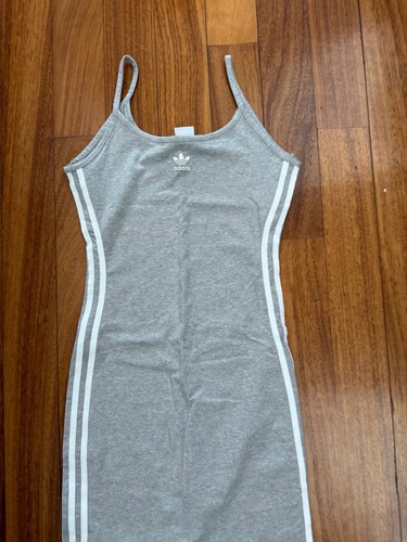 Mini robe grise originale adidas. taille XS, rayures blanches - Photo 5/5