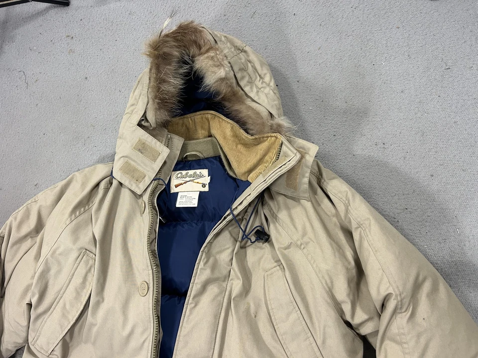 Parka de Colección Cabela's Para Hombres Grande Caqui Plumón de Ganso Borde de Piel Capucha Caza Años 90 Foto 2 de 4