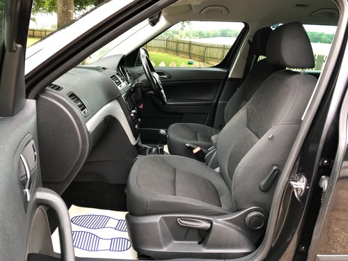 2012 12 Skoda Yeti SE Plus 2.0 TDI CR 4x4 170 BHP Black Diesel Full MOT 118k Mls - Picture 11 of 20