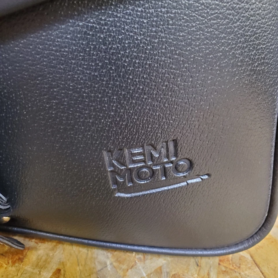 Bolsa de herramientas negra universal Harley HDBAG069L con hebilla única KEMI MOTO Foto 2 de 4