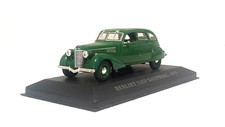 BERLIET  11CV  DAUPHINE  1939  VERT -  IXO / ALTAYA  - 1/43