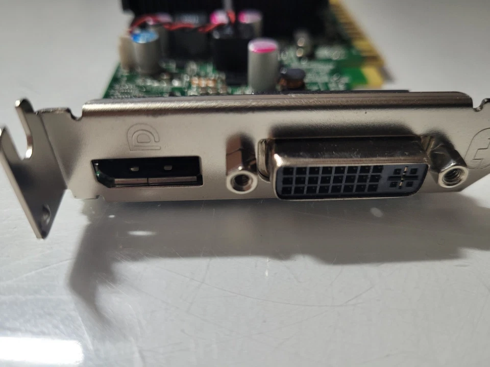 AMD Radeon R7 350X 4GB GDDR5 PCIe Graphics Video Card Low Profile - Image 3 of 4