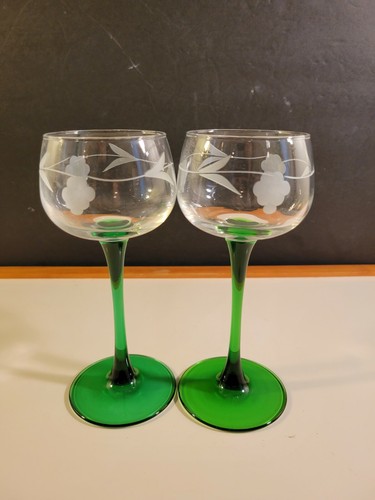 2 Vintage Etched Floral Rhine Hock Wine Glasses Green Stem - Picture 3 of 6