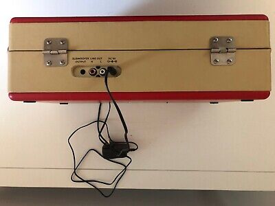 Crosley Portable Record Player 2007 Red Model CR40 with Crosley Portable Record Player 2007 Red Model CR40 with