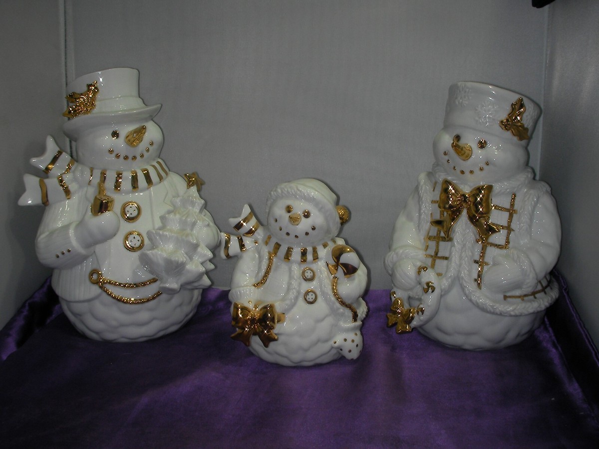 VTG Traditions 3 Piece Porcelain Snowman Family White w/Gold Trim