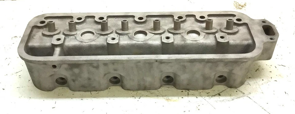 USED ALLIS CHALMERS B C CA RC TRACTOR CYLINDER HEAD AM2917 CRACK FREE - Image 4 of 4
