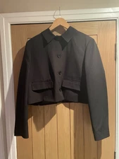 black blazer 16 Cropped Buttoned Collar Primark