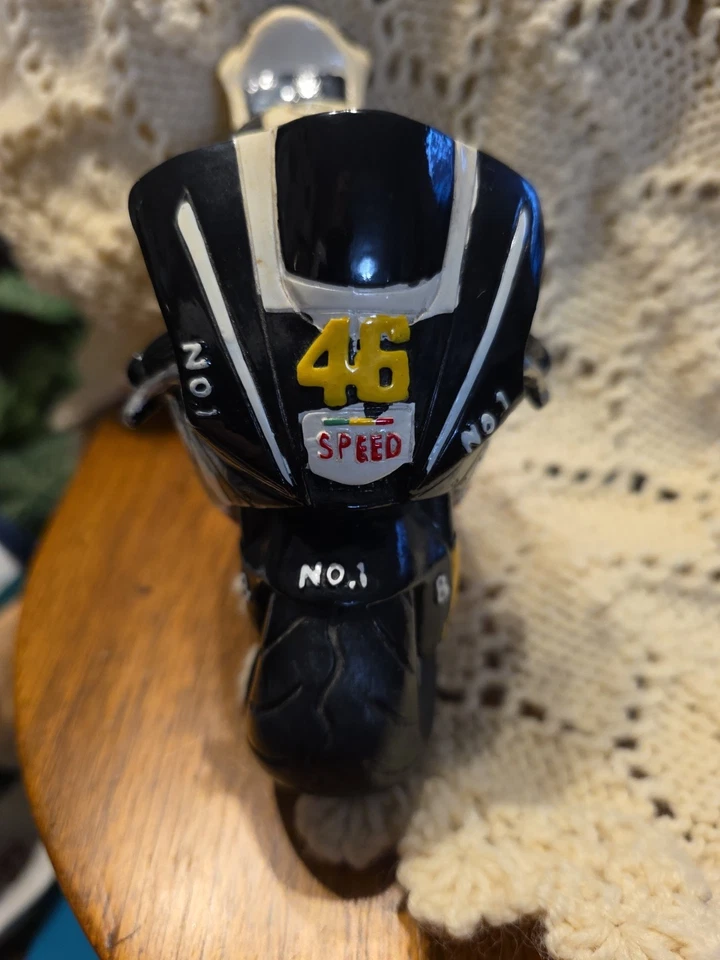 Banco de monedas de resina para motocicleta Yamaha YZR-M1 8" Foto 3 de 4