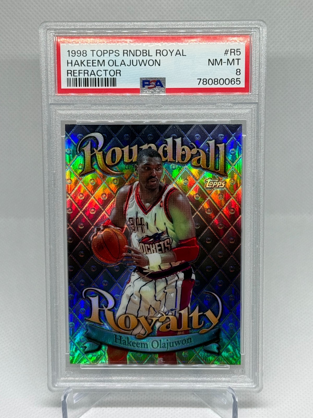 1998 TOPPS ROUNDBALL ROYALTY HAKEEM OLAJUWON REFRACTOR PSA 8  *SURFACE GREENING*