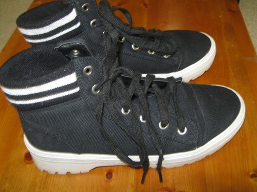 SGR Mission Women's High Top Canvas Lug Sneakers. Size 8W Black w/white soles