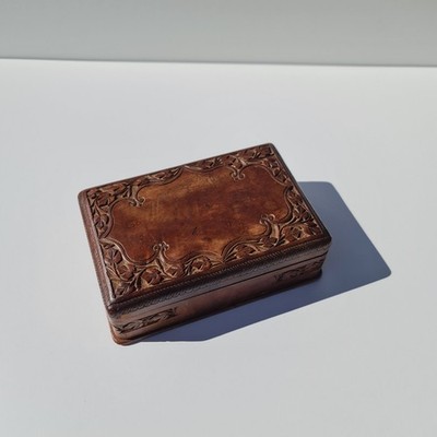 Handgeschnitzte Nussbaum Holz Kiste Blattmuster zwei Fächer Vintage Aufbewahrungsbox