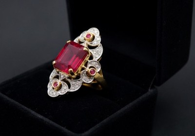 Cocktail Ring natürlicher Rubin 11,92 ct & natürliche Diamanten 0,52 ct 