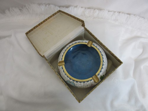 Vintage Chinese Cloisonne Flower Lotus Blossom Brass Enamel Ashtray Blue Gold - Picture 3 of 9