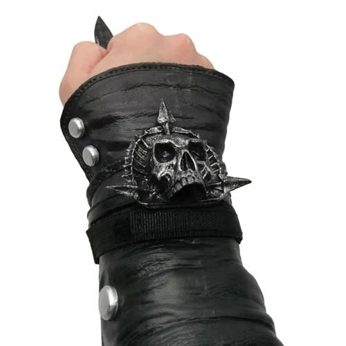 Assassin's Creed 1:1 Sleeve Arrow Sleeve Blade Prop Can be Ejected Cosplay Decor - Picture 3 of 3