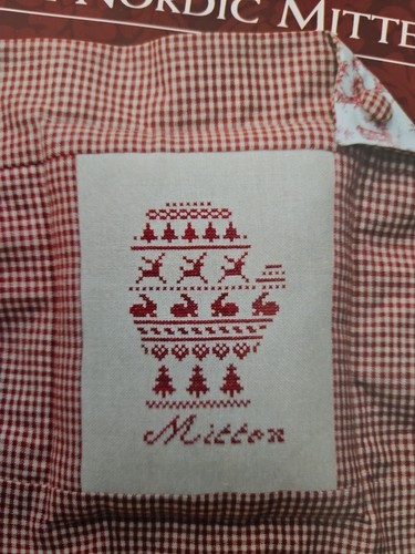 LOT OF 4 JBW Designs Counted Cross Stitch Patterns CHRISTMAS HOLIDAY PJW - Picture 3 of 5
