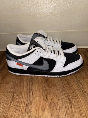 Nike SB Dunk Low Tightbooth