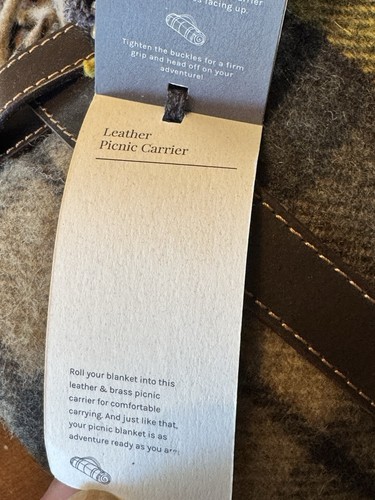 The Tartan Blanket Co Buchanan Natural Tartan Blanket NWT 55x75” + Leather Strap - Picture 9 of 12