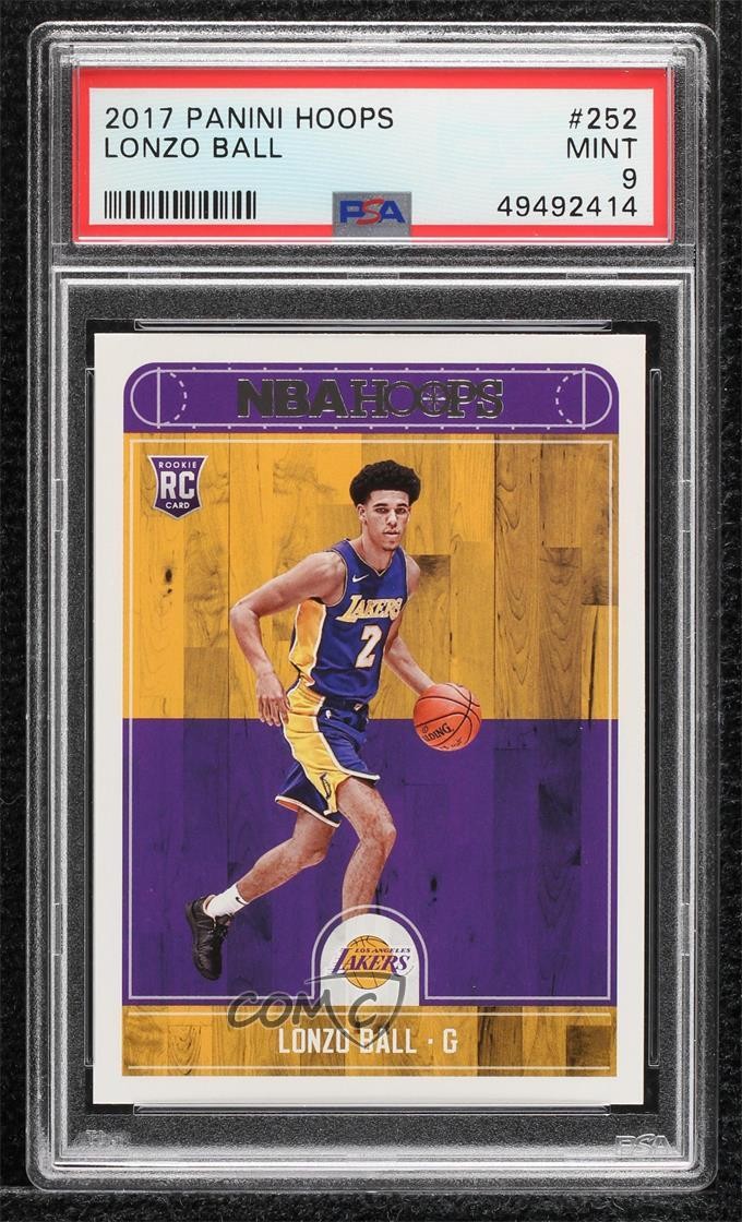 2017 Panini PANINI HOOPS #252 Lonzo Ball front