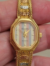NWOT 1980s Elgin Ladies Quartz Petite Tri Gold Plated Woven Band