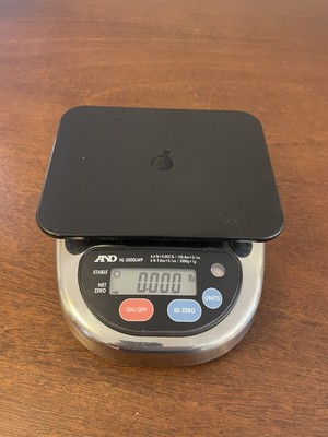 A&D HL-3000WP Washdown Compact Digital Scale 3000 g x 1 g 105.8oz x 0.1oz AND