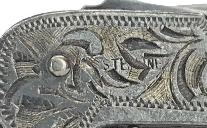 Navaja de Bolsillo Antigua De Colección Esterlina 925 Grabada Diseño Pergamino 2" Multi 5 Herramientas Foto 2 de 4