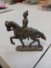 LEAD KNIGHT SOLDIER RIDING HORSE