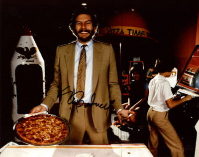 NOLAN BUSHNELL SIGNED 8x10 PHOTO VIDEO GAME PIONEER ATARI PONG RARE BECKETT BAS