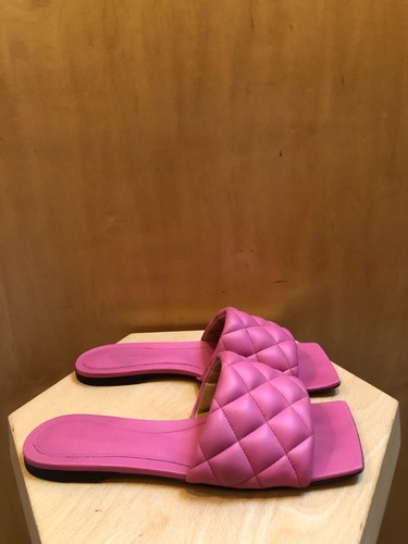 BOTTEGA VENETA Azalea Pink Pad Quilt Intrecciato Flat Leather Sandal Slide 37/7 - Picture 3 of 15