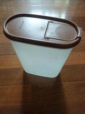 Tupperware Modular Mates Oval #4 Container #1614 Brown Flip Pour Seal 9.75 Cup