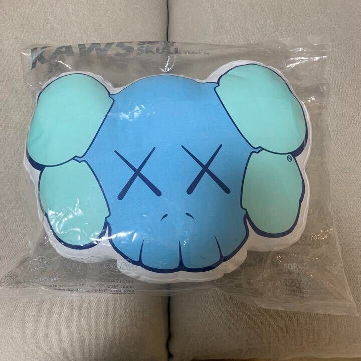 KAWS Soft Skull Cushion Pillow Blue MEDICOM TOY 2004 KAWS Soft Skull Cushion Pillow Blue MEDICOM TOY 2004