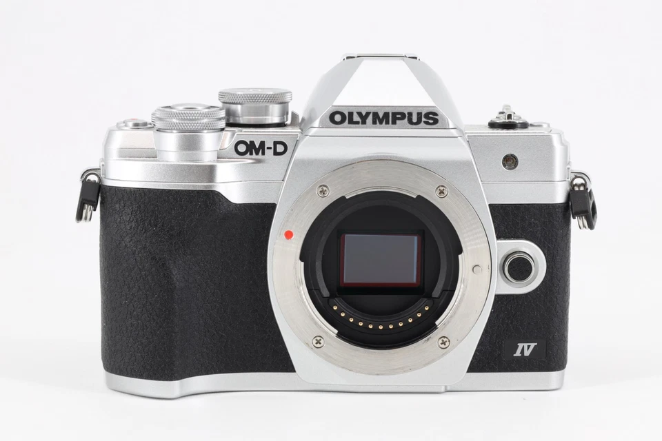 Olympus OM-D E-M10 Mark IV, photo 2 of 5