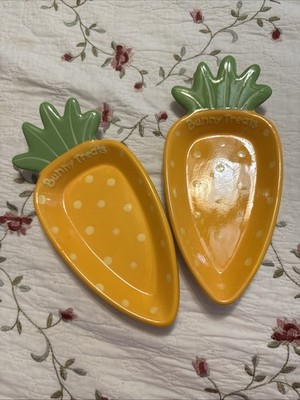 2 Hallmark Bunny Treats Carrot Shape Serving Dishes Easter Goodies Deco Dish
