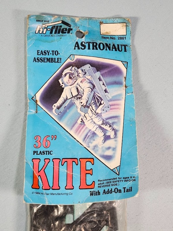 Vintage 1984 HI-FLIER Astronaut 36" Plastic Kite with Add-On Tail NOS